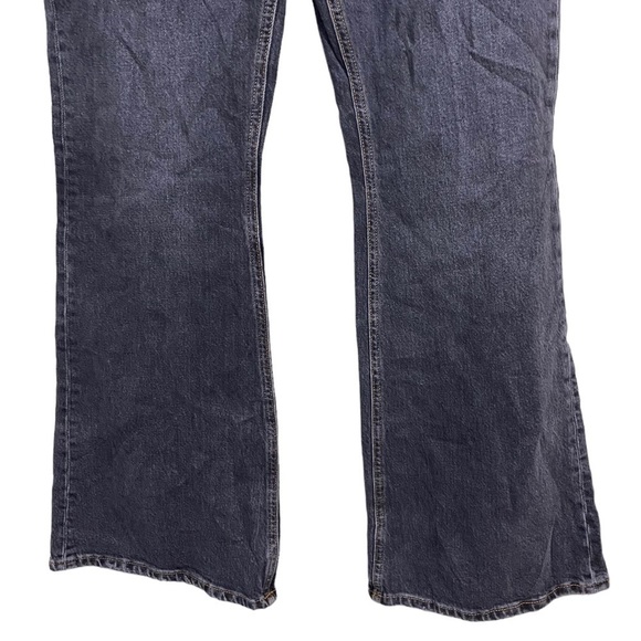 Urban Outfitters Sz 29  BDG Women Low Rise Y2K Flare Jeans - Picture 6 of 7